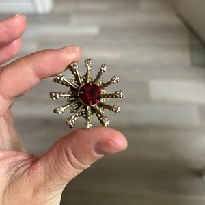 4/$50 Edwardian filigree spiral brooch with red gemstone ❤️